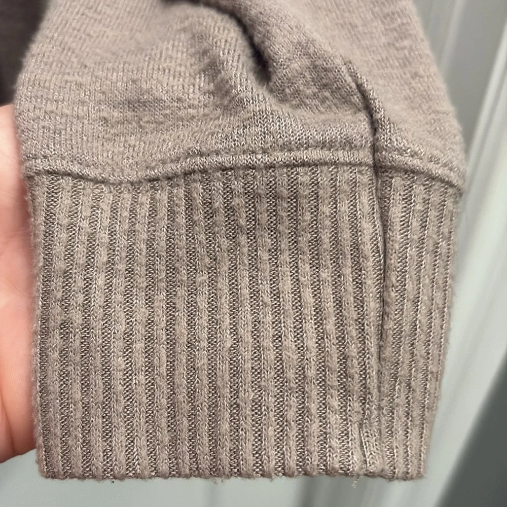 Abercrombie & Fitch Brown Long Sweater Size Large
